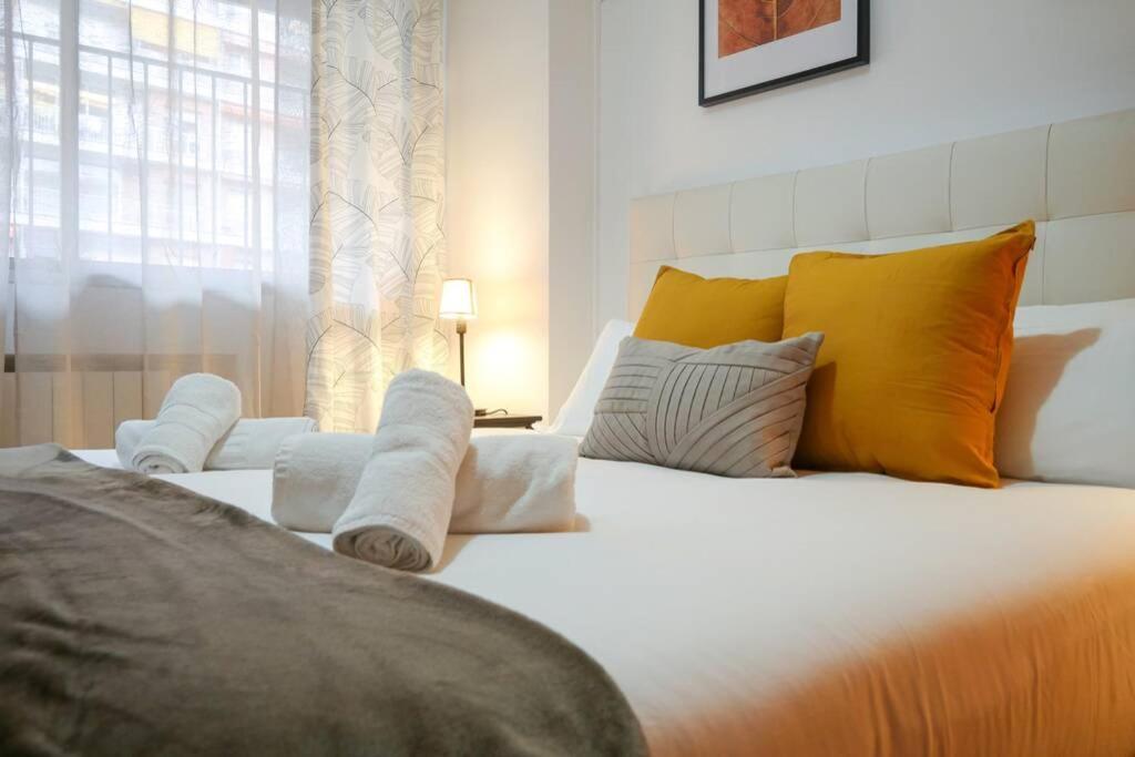 Stay U-Nique Apartments Lluca Barcelona Ngoại thất bức ảnh